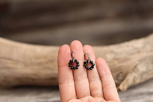 Náušnice s minerálom spinel