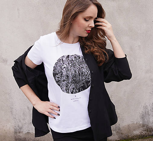 Topy, tričká, tielka - Biele dámske tričko Neverending forest - 16097220_