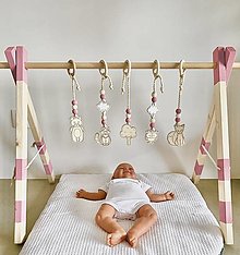 Detské doplnky - Drevená hrazdička pre bábätko les - 16098207_