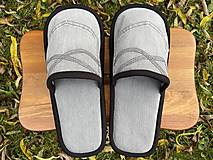 Ponožky, pančuchy, obuv - Bledošedé papuče s vreckom - 16097464_