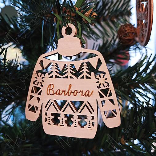 Dekorácie - Vianočná ozdoba "SVETRÍK" s menom (Počet: 1-19 ks) - 16100169_