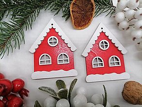 Dekorácie - Vianočná ozdoba na stromček - červený domček - 16104741_