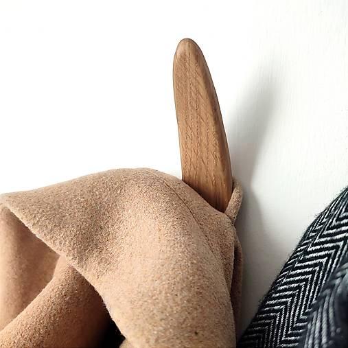 Nástenný vešiak ENGLISH drevo dub/orech