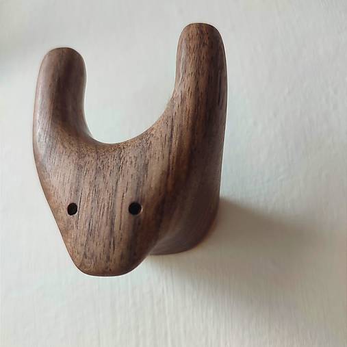 Nástenný vešiačik MILÉ ZVIERATKO drevo orech