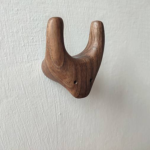 Nástenný vešiačik MILÉ ZVIERATKO drevo orech