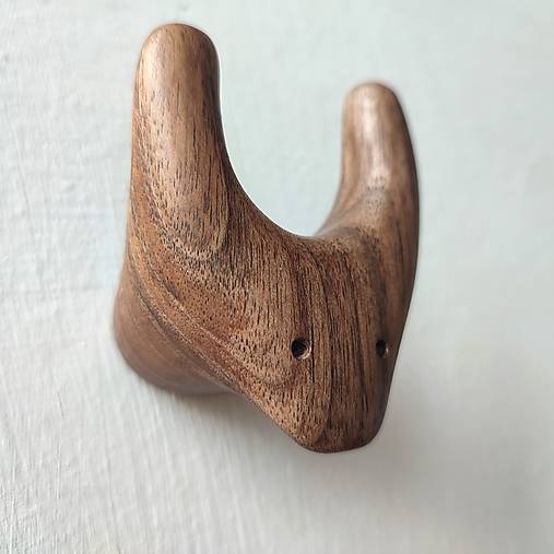 Nástenný vešiačik MILÉ ZVIERATKO drevo orech