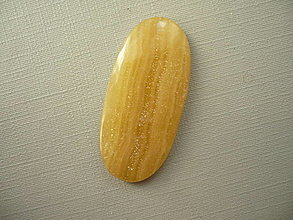 Minerály - Kabošon - žlutý aragonit 35 mm, č.13f - 16103950_