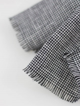 Šatky - Zľava! Exkluzívny dámsky šál zo 100% ľanu s mini pepitovým vzorom "Houndstooth" - 16105185_