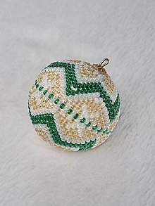 Dekorácie - Vianočná guľa bielo-zeleno-zlatá 4cm - 16106682_