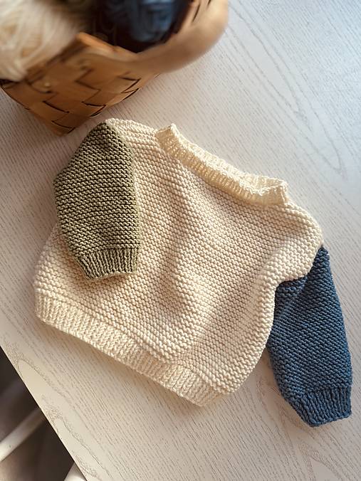 Detské oblečenie - Svetrík Mateo - 16105120_