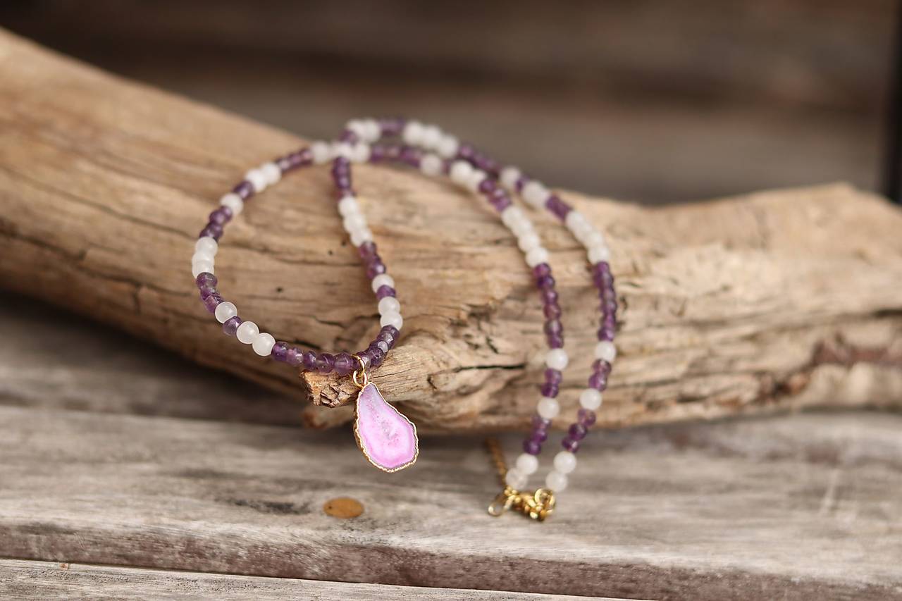 Náhrdelník z minerálov ametyst, drúza