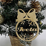 Dekorácie - Vianočná drevená guľa na stromček - s Vašim menom - 16107513_