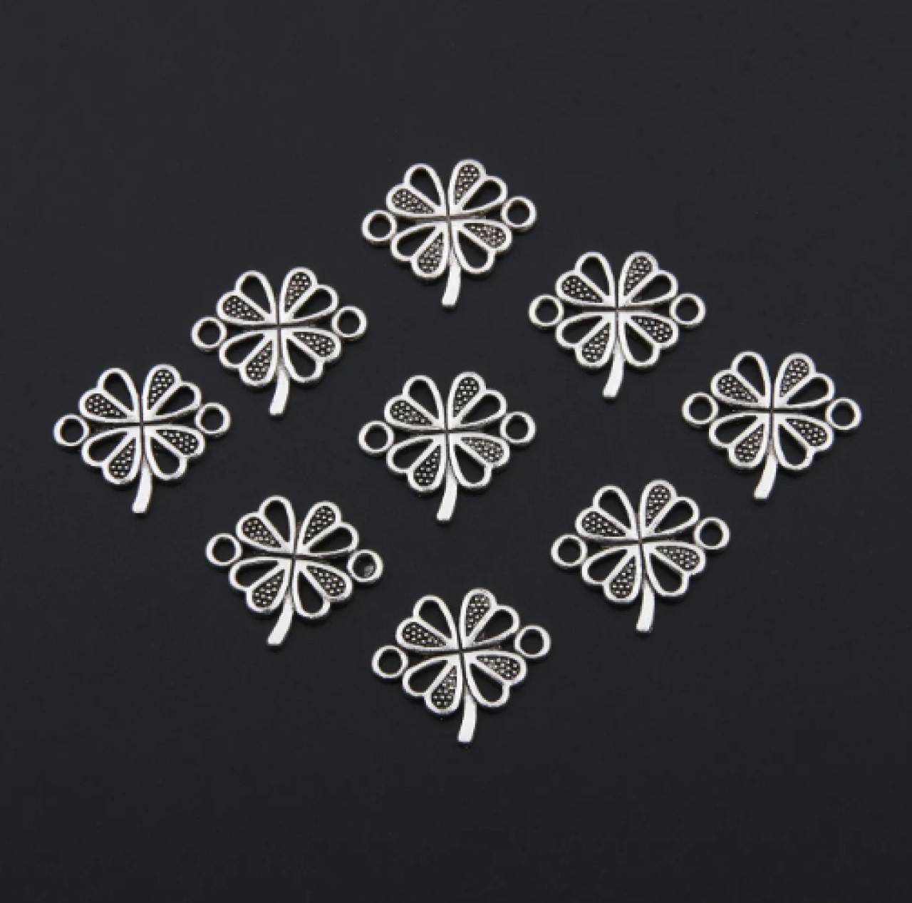 CO104 Konektor ŠTVORLÍSTOK 1,5 x 1,7 cm