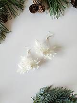 Náušnice - Kvetinové náušnice "lupene bielych ruží" - 16116636_