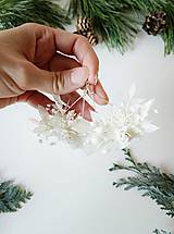 Náušnice - Kvetinové náušnice "lupene bielych ruží" - 16116638_