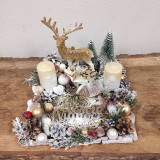 Svietidlá - Vianočný svietnik, sviatočný aranžmán, zlatý jelenček - 16113446_