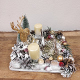Svietidlá - Vianočný svietnik, sviatočný aranžmán, zlatý jelenček - 16113449_