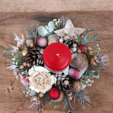 Svietidlá - Vianočný svietnik, sviatočný aranžmán, vianočná dekorácia na stôl - 16114504_