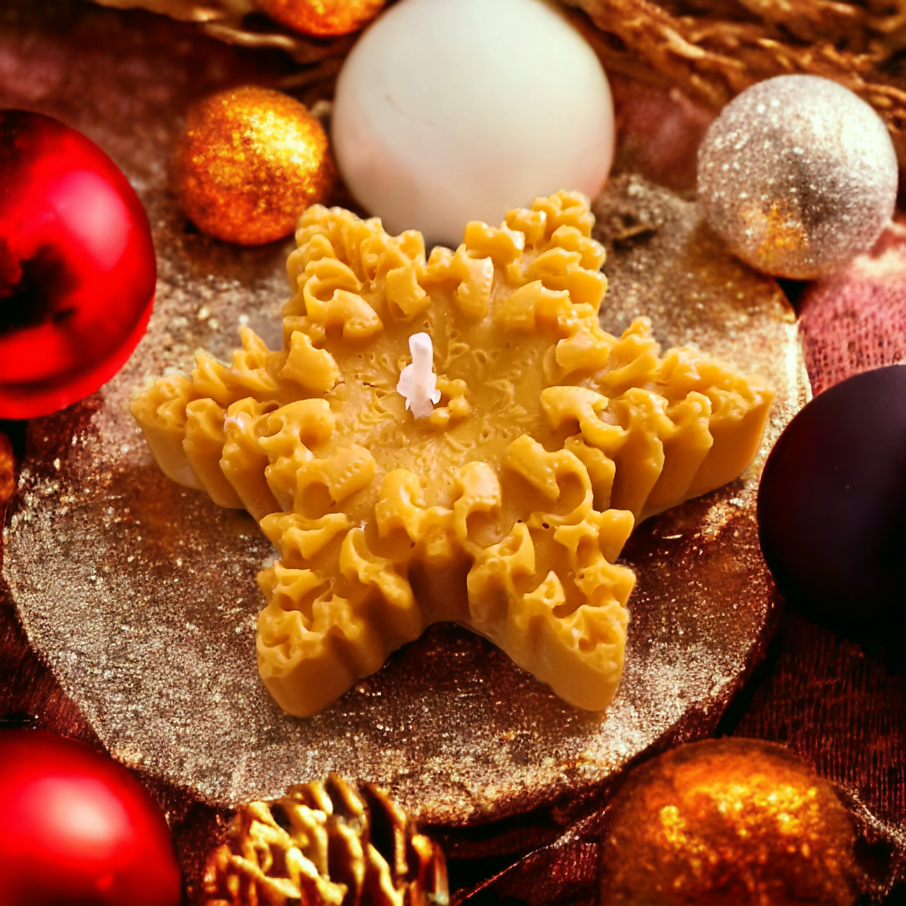 Sviečky - Vianočná sviečka v tvare vločky - 16123130_