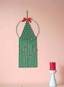 Dekorácie - Macramé vianočný stromček zelený s korálkami - 16124460_