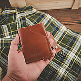 Pánske tašky - Darčekový set kožená peňaženka Forester + kľúčenka (Chestnut) - 16124777_