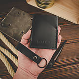Pánske tašky - Darčekový set kožená peňaženka Forester + kľúčenka (Black) - 16124827_
