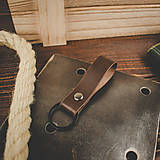 Pánske doplnky - Darčekový set kožený opasok Hills + peňaženka Forester + kľúčenka No.1 (Dark Brown) - 16125247_