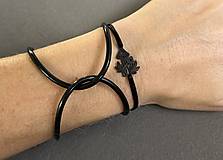 Náramky - Šnúrkový náramok “Kúzelné muchotrávky” z chirurgickej ocele v čiernej farbe - 16122733_