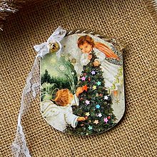 Dekorácie - Anjelik zdobí vianočný stromček - 16125489_