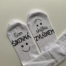 Ponožky, pančuchy, obuv - Motivačné maľované ponožky s nápisom: “Som šikovná/ý / skúšku zvládnem” (biele) - 16126518_