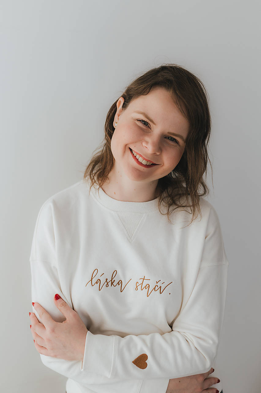 LÁSKA STAČÍ - mikina - ivory