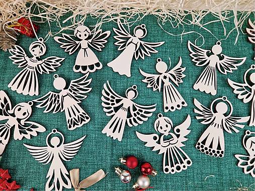 Dekorácie - Vianočné ozdoby na stromček - anjelikovia (sada 16 ks) - 16128377_