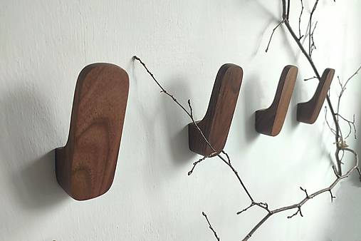 Nástenný vešiak SWISS drevo dub/orech