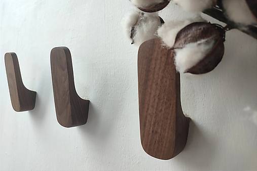 Nástenný vešiak SWISS drevo dub/orech