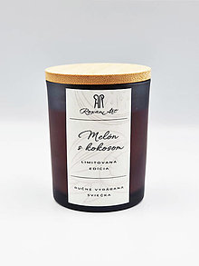 Svietidlá a sviečky - Melón s kokosom - sójová sviečka v čiernom skle s dreveným viečkom, 130 g - 16127306_