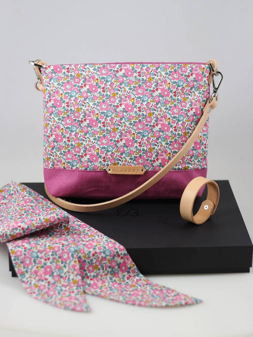 Darčekový set - exkluzívna dámska malá kabelka so šatkou okolo krku a náramkom
