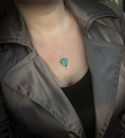 Strieborný 925/1000 prívesok s minerálom shattuckit