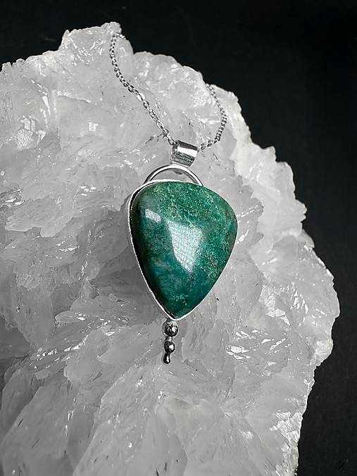 Strieborný 925/1000 prívesok s minerálom shattuckit