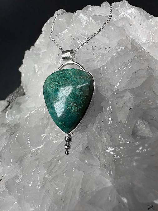 Strieborný 925/1000 prívesok s minerálom shattuckit