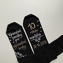 Ponožky, pančuchy, obuv - Maľované čierne ponožky s nápisom "Výnimočné ponožky pre výnimočné kroky / 2 roky - 16140183_