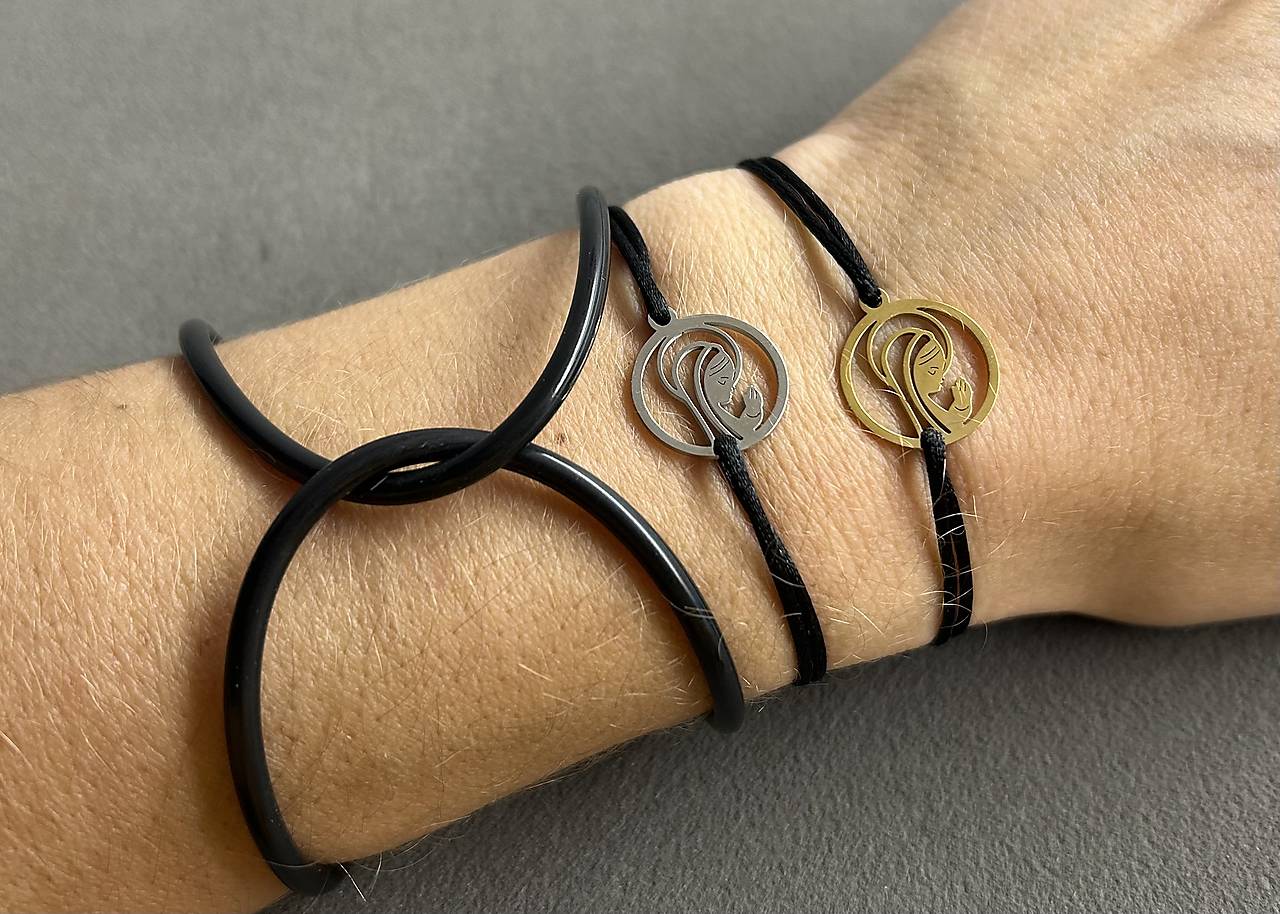 Ochranný šnúrkový náramok “Panna Mária” z chirurgickej ocele