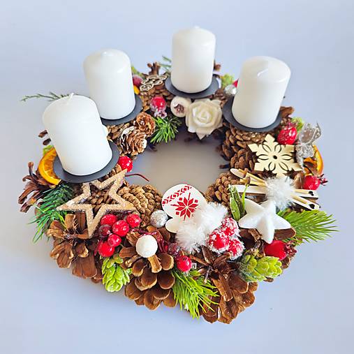 Adventný veniec bielo-červeno-čierny – prírodný šiškový veniec