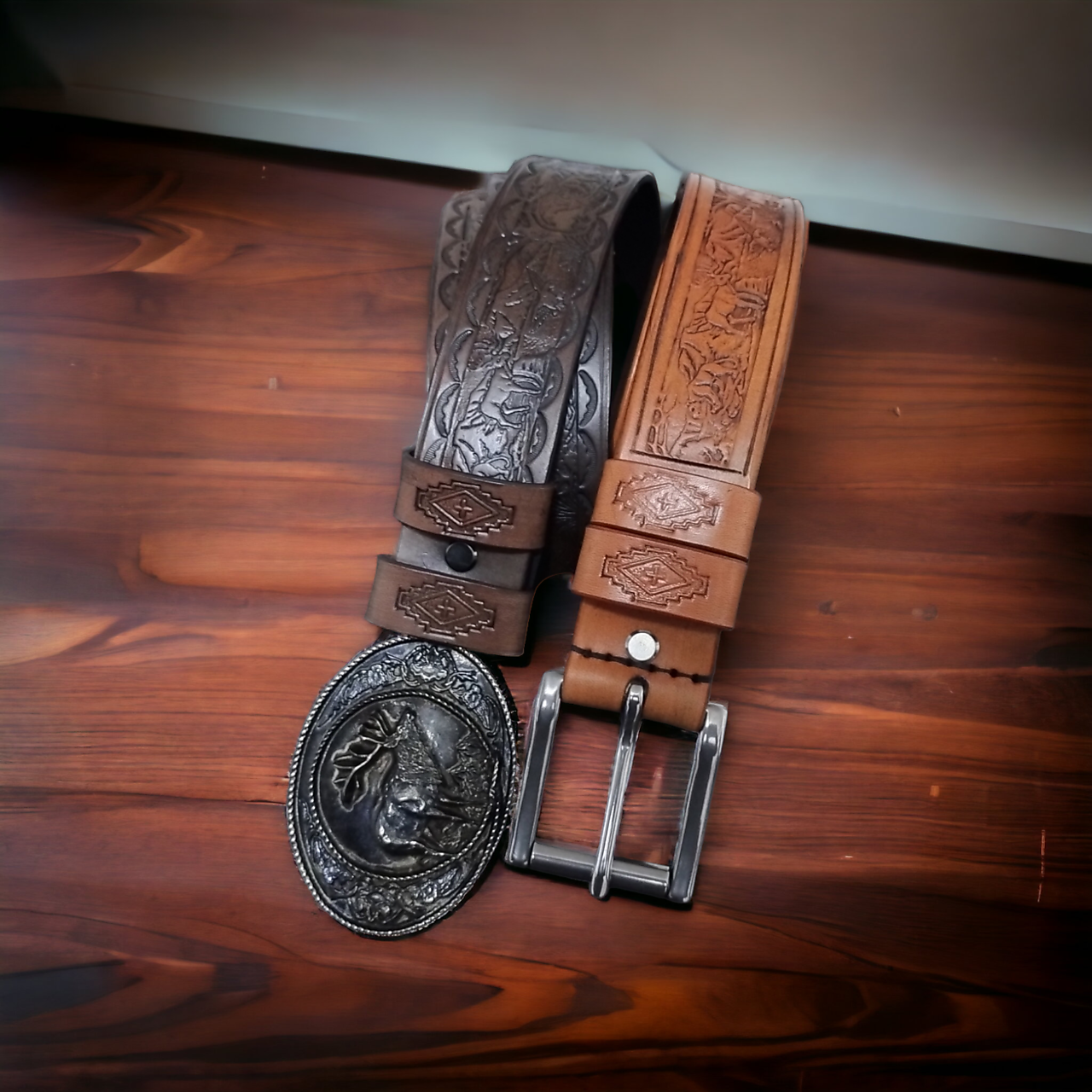 Zdobený kožený opasok
