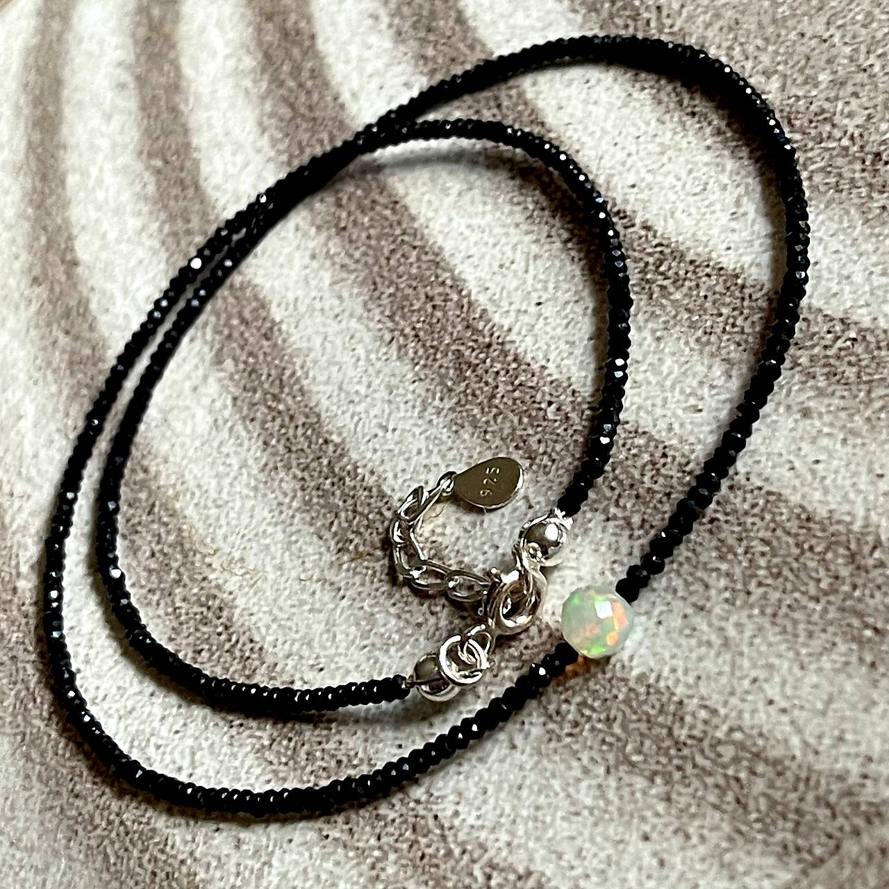 Ethiopian Opal & Spinel Rondelle Necklace AG925 / Náhrdelník spinel a opál A101