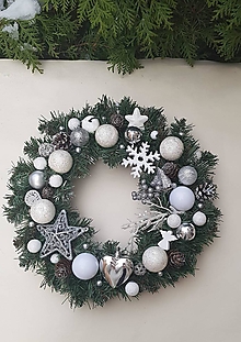 Dekorácie - vianočný veniec bielo-strieborný  30 cm - 16164307_