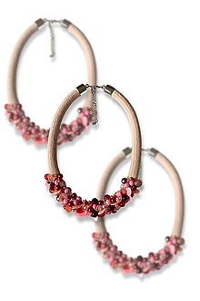 Náhrdelníky - Pošitý náhrdelník – růžový s flitry - 16166958_