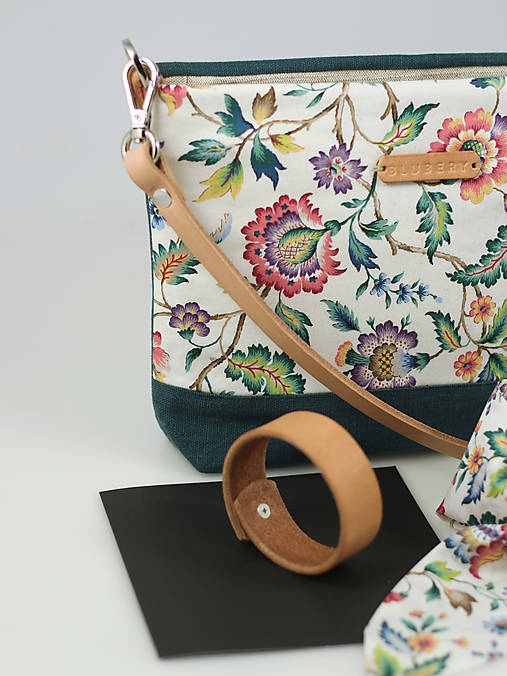 Darčekový set - exkluzívna dámska malá kabelka so šatkou okolo krku a náramkom "Isabelle"