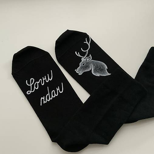 Maľované ponožky pre najlepšieho poľovníka čierne s nápisom “Lovu zdar”