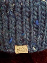 Čiapky, čelenky, klobúky - Štrikovaná sivo modrá čiapka s nitkami Oversized - 16168894_