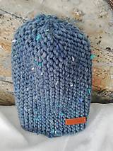 Čiapky, čelenky, klobúky - Štrikovaná sivo modrá čiapka s nitkami - 16171558_